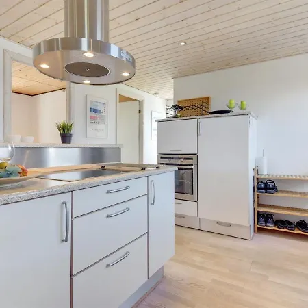 Holiday home Holiday Evely - 300m From The Sea In Nw Jutland By Interhome